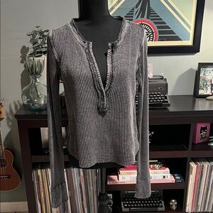 Free People deep V-neck thermal top size large washed black excellent condition
